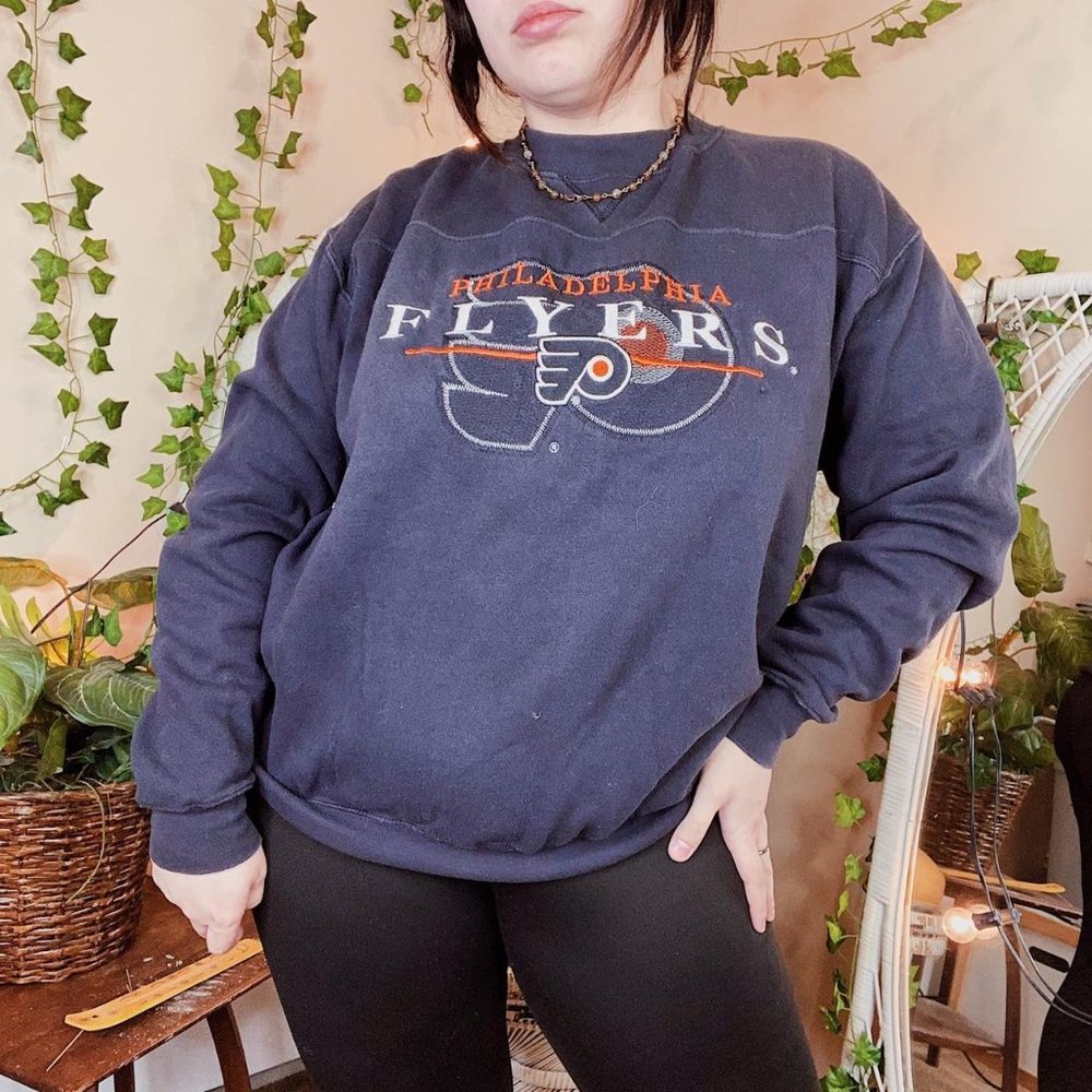 90s Vintage Lee Sport Philadelphia Flyers Hockey Black and White Crewneck